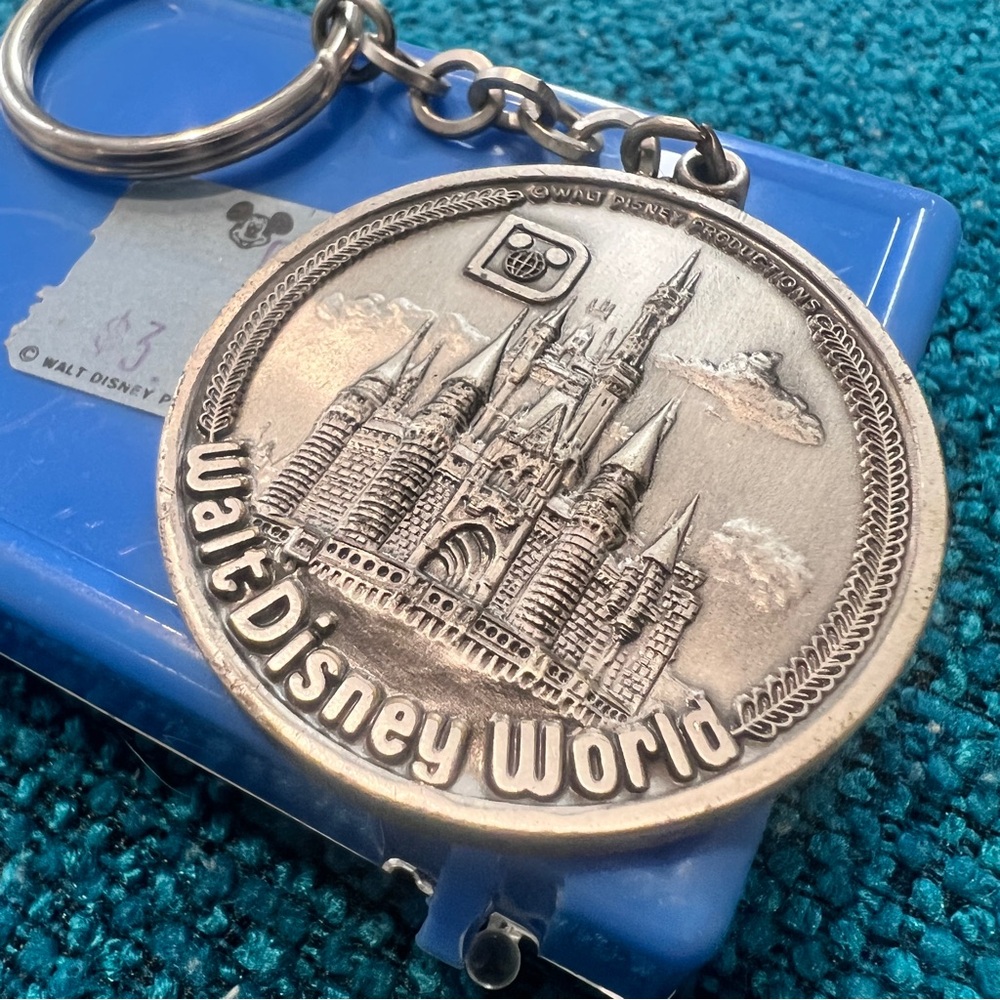 Vintage Walt Disney World Collector Keychain
